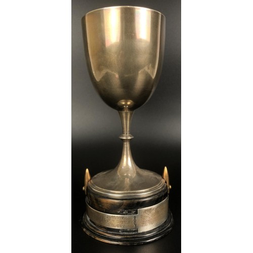 280 - A Victorian silver trophy cup, on an ebonised base, Sheffield 1891, 20 cm high