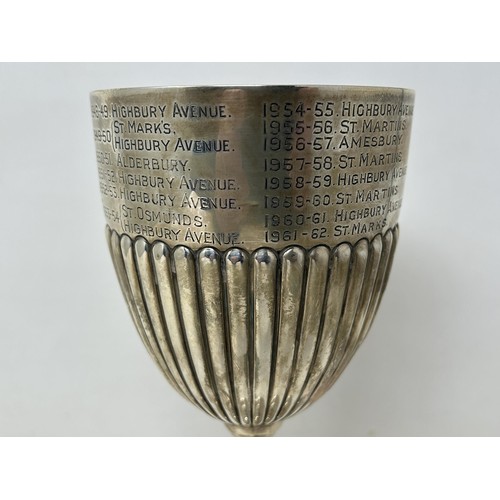 281 - A George V silver trophy cup, engraved Salisbury Primary Schools Challenge Cup, Sheffield 1913, 8.8 ... 