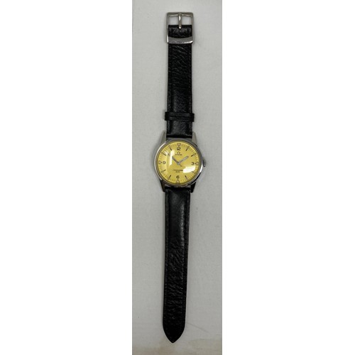 347 - A gentleman's stainless steel Omega Seamaster 600 wristwatch, with an unusual yellow dial, on a late... 