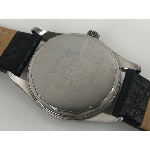 364 - A gentleman's Universal Geneve Polerouter Automatic Microtor wristwatch, with a black dial