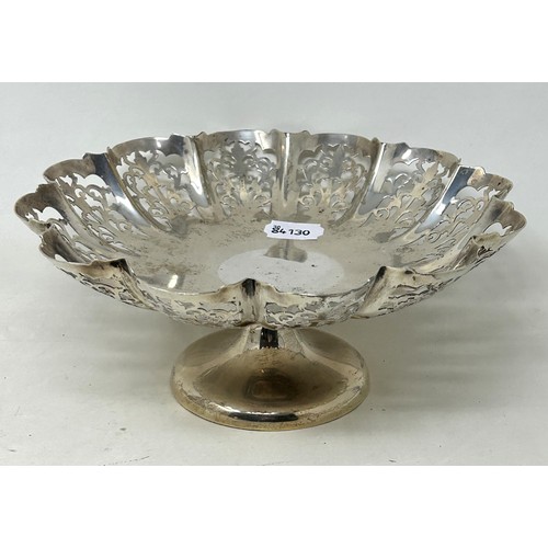 273 - A George V silver pierced tazza, Sheffield 1936, 15 ozt