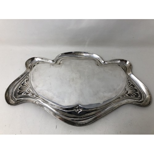 282 - A George V silver dresing table tray, Birmingham 1907, 10.3 ozt