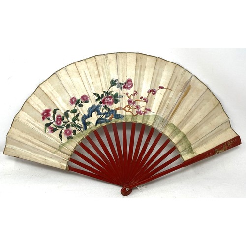 821 - A Chinese carved fan, the paper decorated a landscape, 29 cm, a lacquered fan box, and a lacquered f... 