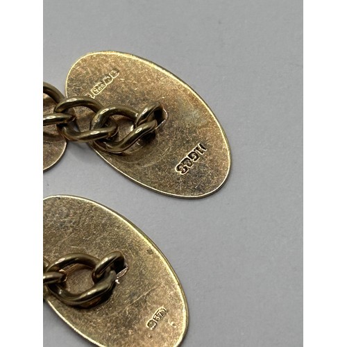 462 - A pair of 9ct gold cufflinks, 4.8 g