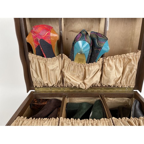 890 - A vintage travelling shoe case, to include five pairs of ladies shoes