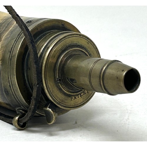 919 - A horn gunpowder mule, 29 cm wide