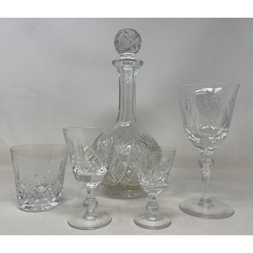 990 - Assorted glassware and three figures (box)