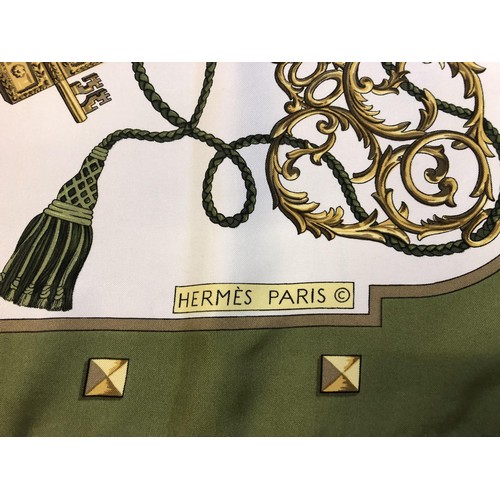 907 - A Hermes scarf