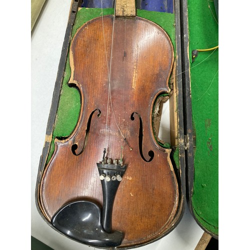 977 - A student's violin, and a split cane fishing rod (2)