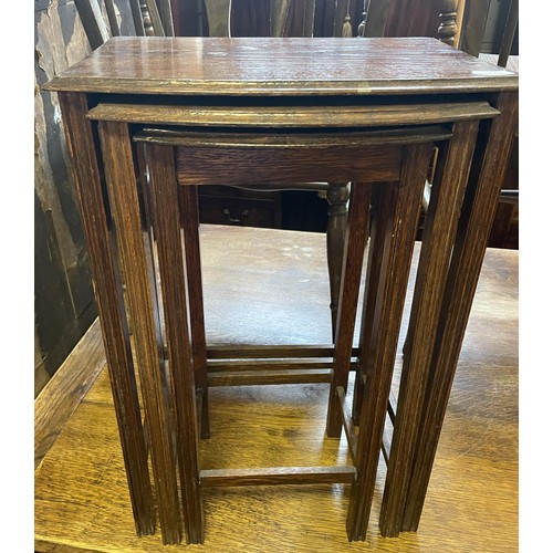 1155 - An oak gateleg table, and assorted furniture (qty)