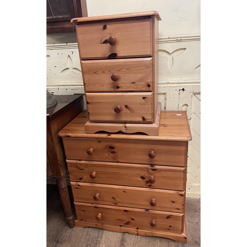 1118 - A pine chest, 81 cm wide, a pair of bedside chests, and a wardrobe (4)