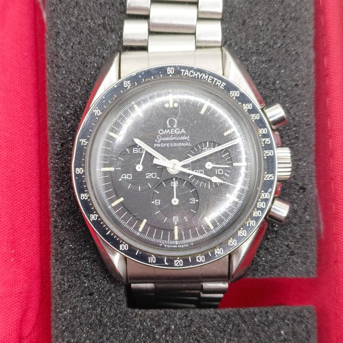 397 - A gentleman's stainless steel Omega Speedmaster Professional Chronograph Moon watch, manual wind mov... 