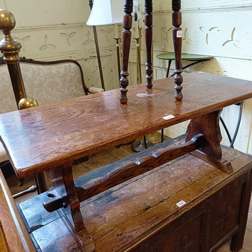 1141 - An oak coffer, 112 cm wide, an oak coffee table and a stool (3)