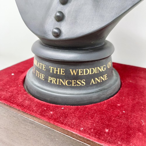 723 - A Royal Doulton limited edition bust, inscribed 'To Celebrate The Wedding Of HRH The Princess Anne',... 