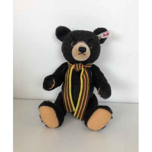 300 - A Steiff teddy bear, The Marmite, No 138, boxed with certificate, The Queen Elizabeth II 95th Birthd... 