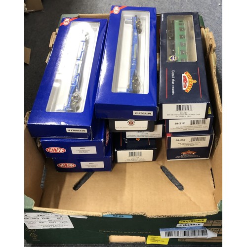 307 - An OO gauge Bachmann carriage, 39-253, 34-575A, 34-550B, 34-654, 38-212, and 38-250, all boxed, and ... 