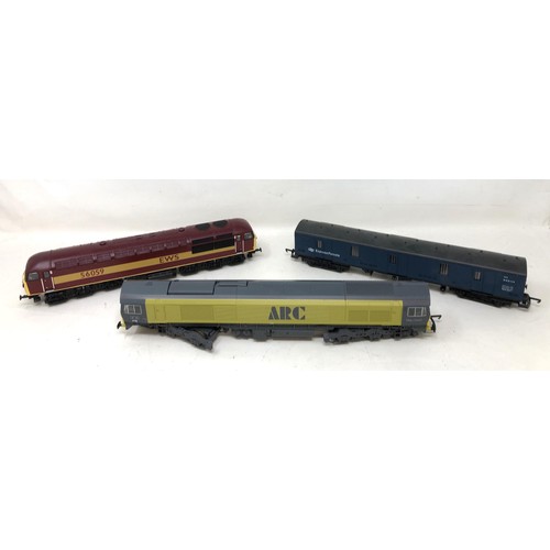 308 - An OO gauge Lima locomotive, another, assorted Lima rolling stock and carriages, No 30656W, 305656W,... 