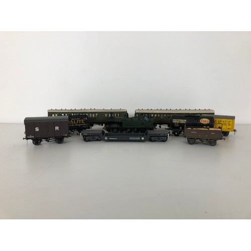 333 - Assorted 00 gauge rolling stock, carriages, boxes, track and related items (5 boxes)