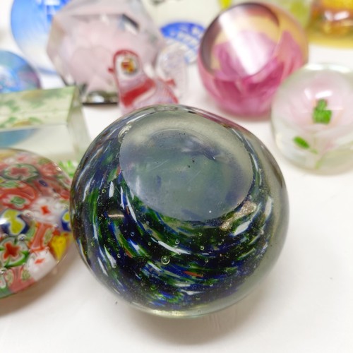 816 - A studio pottery glazed bowl, and assorted glass paperweights (box)