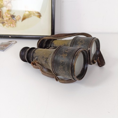 839 - A pair of binoculars, a Chinese picture, and assorted other items