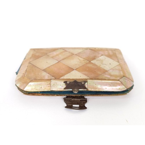 918 - A mother of pearl card case, and a mother of pearl purse (2)