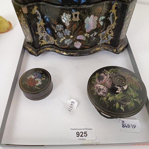 925 - A 19th century papier mache and mother of pearl inlaid serpentine tea caddy, 20 cm wide, and two box... 