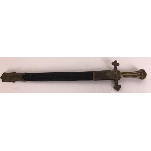 532 - A sword, the brass handle and guard with VR cypher, and numbered 2 RM 277 8 81, in a brass mounted s... 