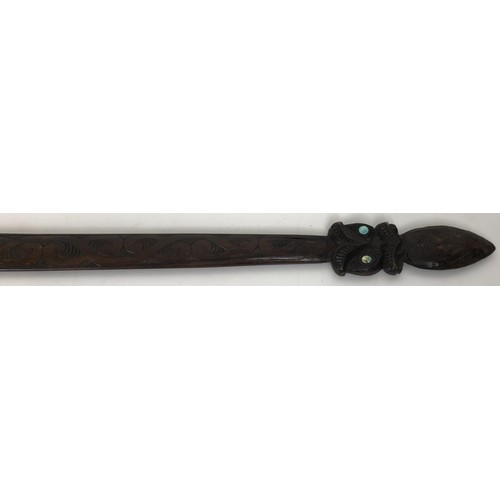 535 - A Maori style carved staff (Taiaha), 170 cm