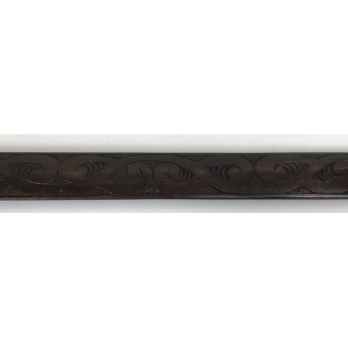 535 - A Maori style carved staff (Taiaha), 170 cm