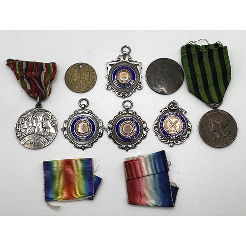 538 - A group of four medals, awarded to Lt John A Tandy, comprising a Military Cross, privately named and... 