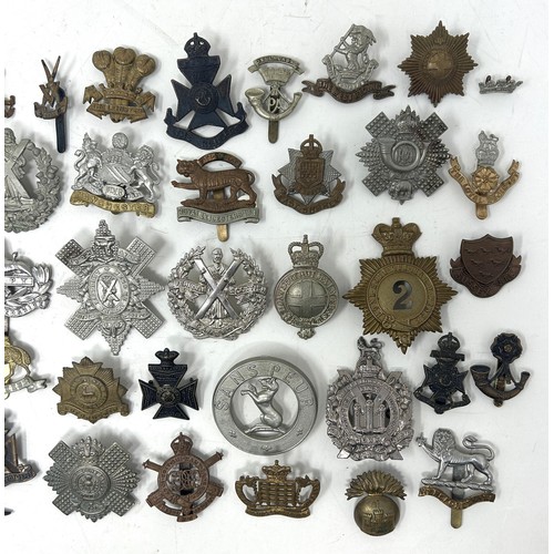 567 - Assorted military badges