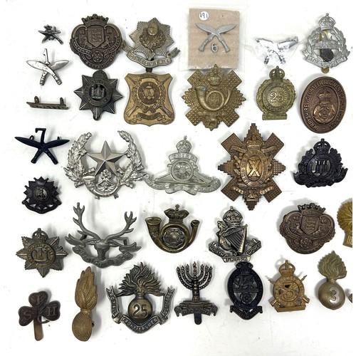 569 - Assorted military badges