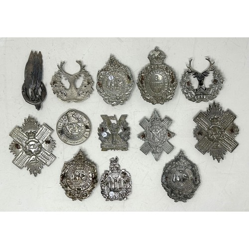 572 - Assorted military badges