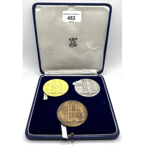 482 - A set of three limited edition commemorative medallions, 900 Years of Westminster Abbey, 51/900, com... 