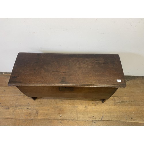 998 - An oak coffer, 92 cm wide