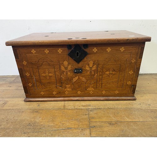 1006 - A Continental walnut coffer, with floral marquetry decoration, 88 cm wide