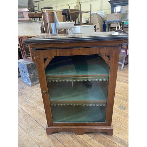 1089 - A pier cabinet, a pair of glazed bookcases, three trunks and assorted furniture (qty)