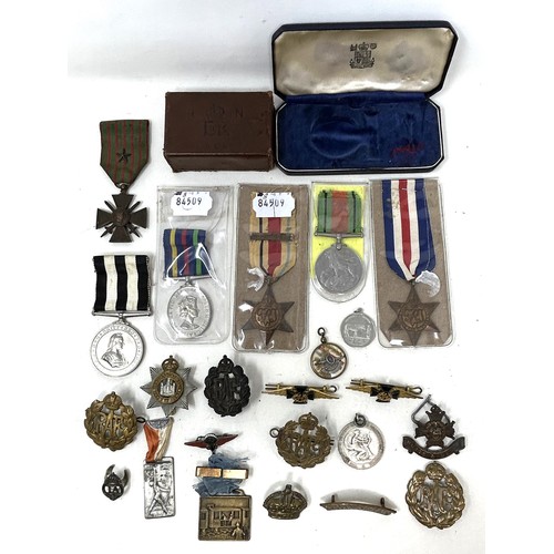 621 - Assorted medals, badges and other items