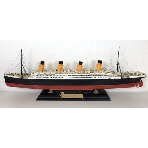 347 - Assorted model ships and boats (2 boxes)