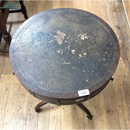 1085 - A drum table, of small proportions, 46 cm diameter