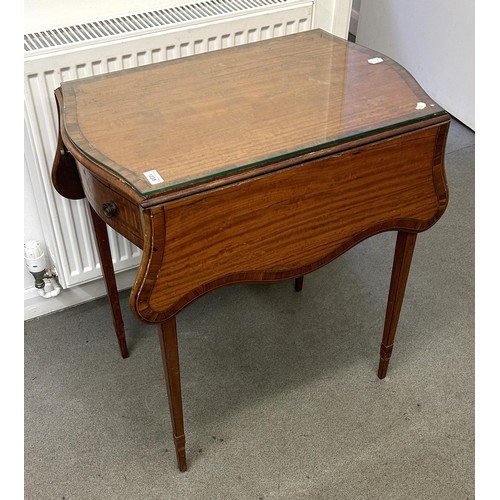 1035 - A 19th century satinwood butterfly top Pembroke table, with rosewood crossbanding, having a single d... 