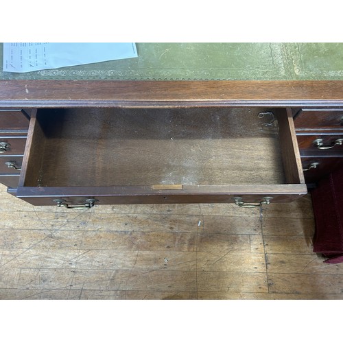 1047 - A mahogany pedestal desk, 136 cm wide