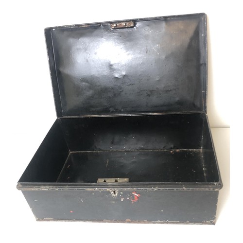 965A - A film projector, lacquered tray and other items (box)