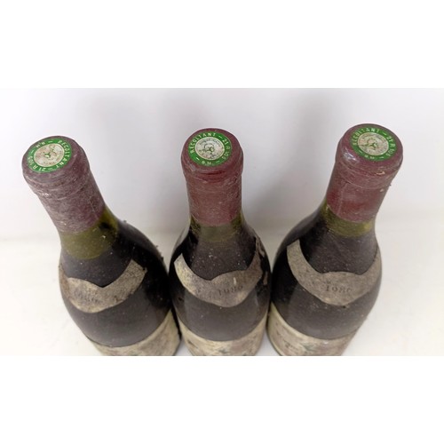 1371 - Three bottles of Vosne-Romanee, 1986 (3)