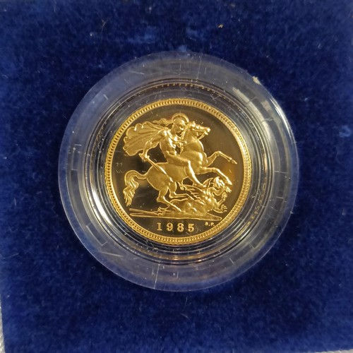 501 - A proof half sovereign, 1985, boxed with certificate