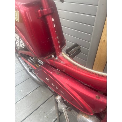114 - 1966 Raleigh Runabout Super De Luxe Model moped<br />Being sold without reserve<br />Registration nu...
