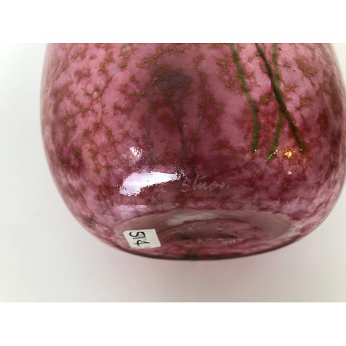 448 - An Isle of Wight glass vase, 22 cm high