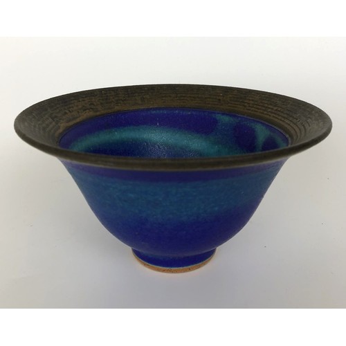 426 - A blue and green glazed bowl, 16 cm diameter