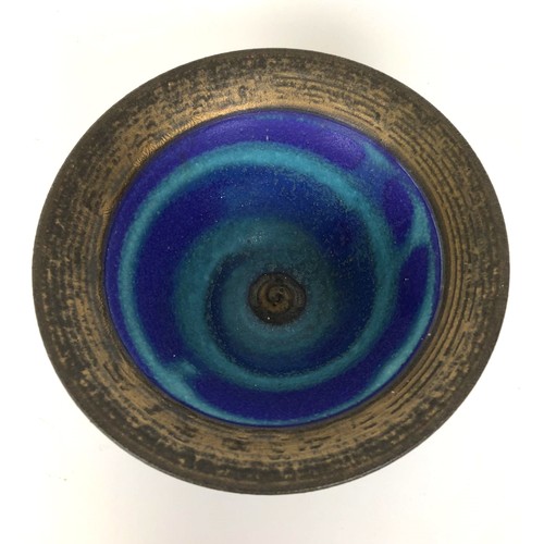 426 - A blue and green glazed bowl, 16 cm diameter