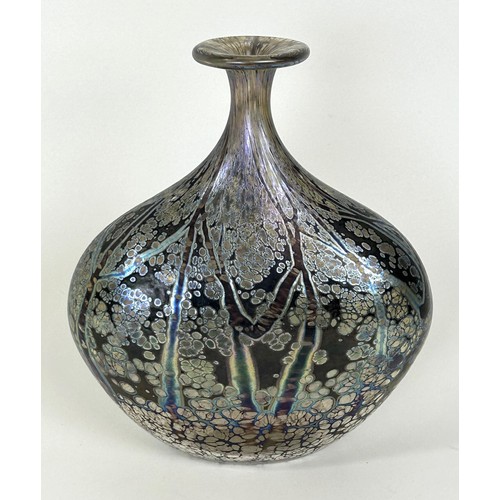 449 - An Art Glass vase, 22 cm high